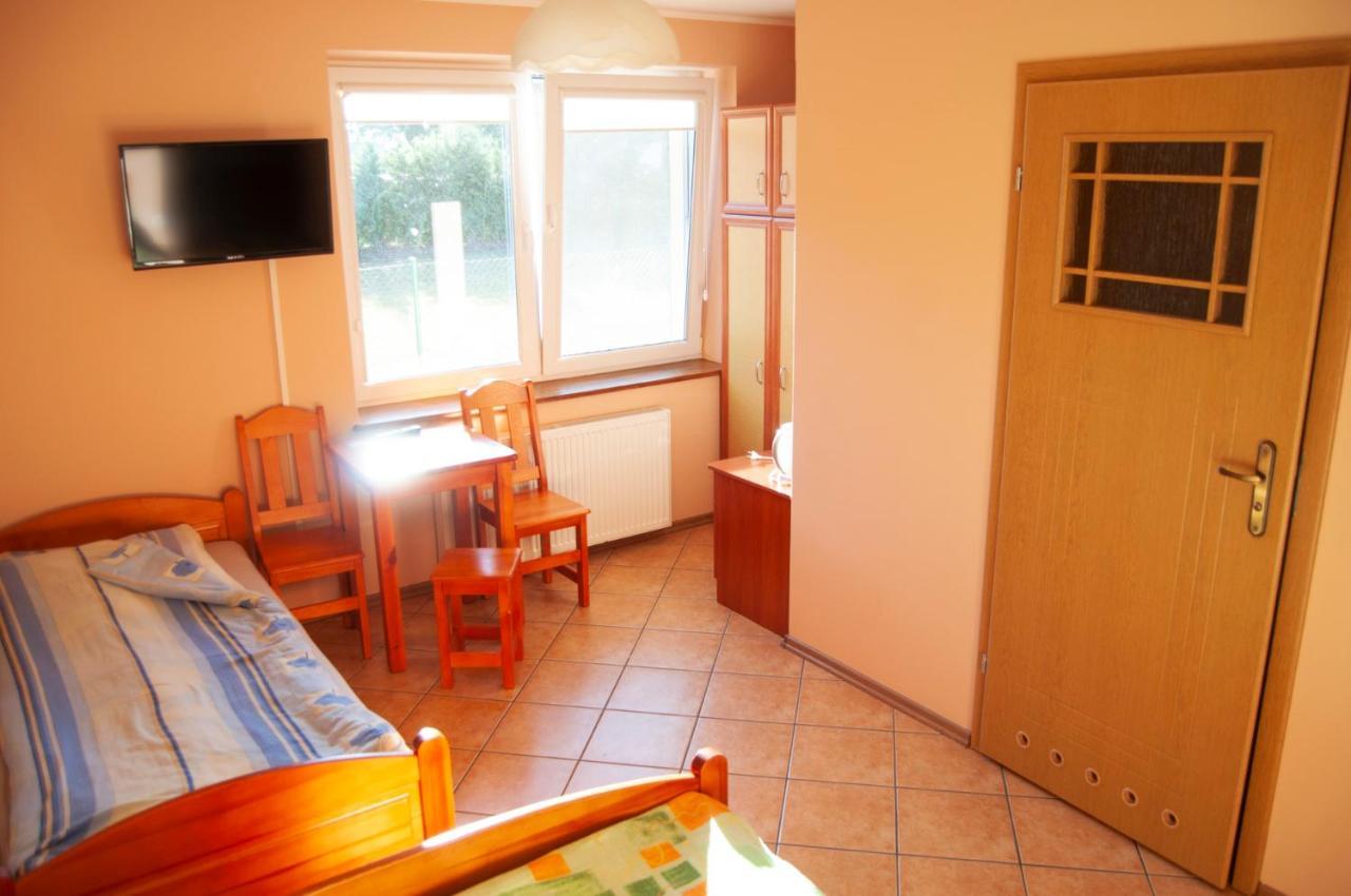 Jantar Pokoje I Domki U Reni Exterior photo