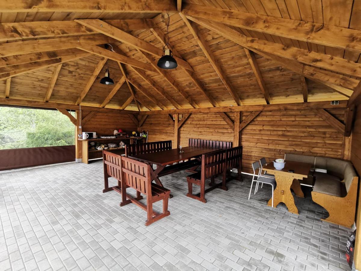 Jantar Pokoje I Domki U Reni Exterior photo