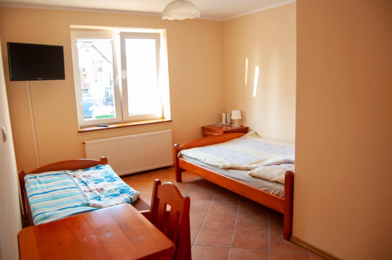 Jantar Pokoje I Domki U Reni Exterior photo