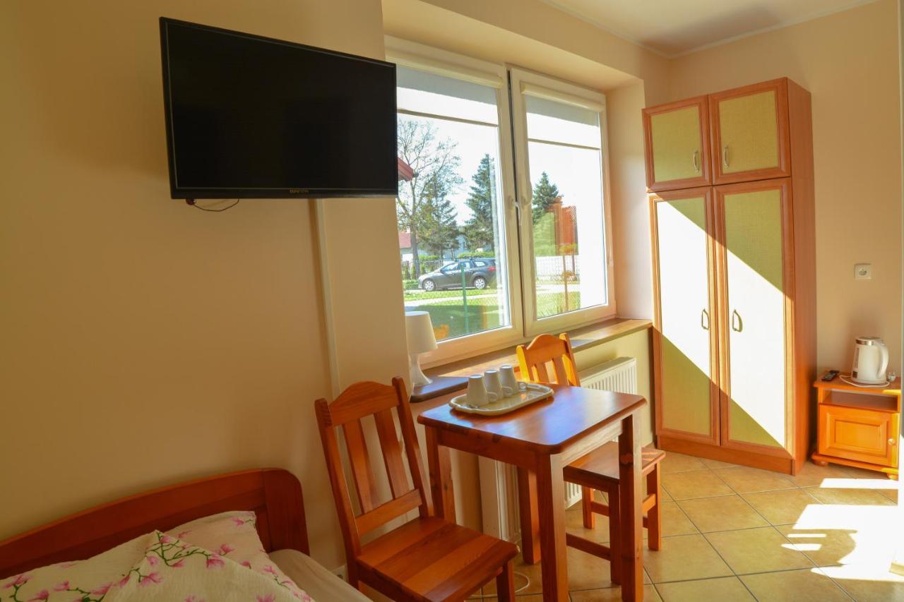 Jantar Pokoje I Domki U Reni Exterior photo
