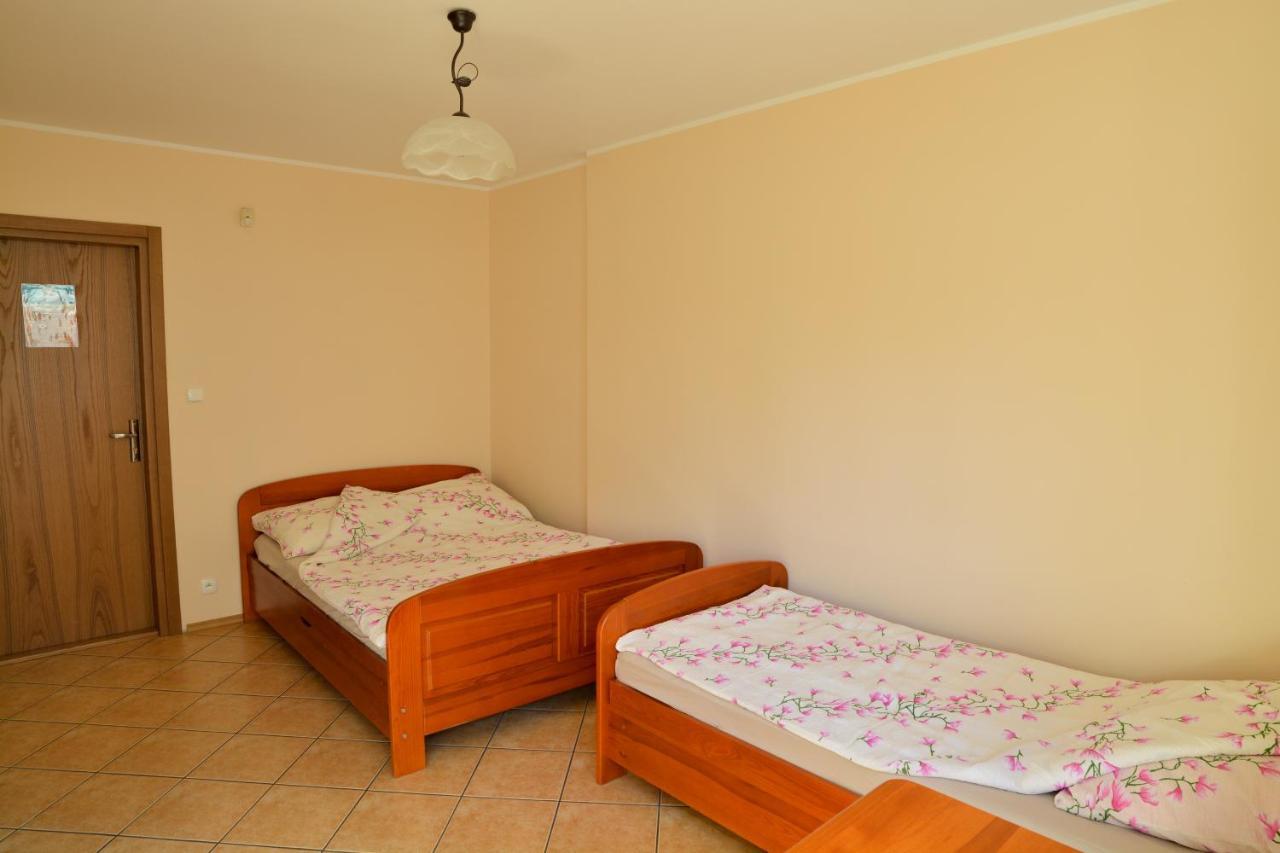 Jantar Pokoje I Domki U Reni Exterior photo